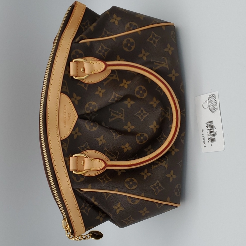 🎀 SOLD 🎀 Louis Vuitton Tivoli PM